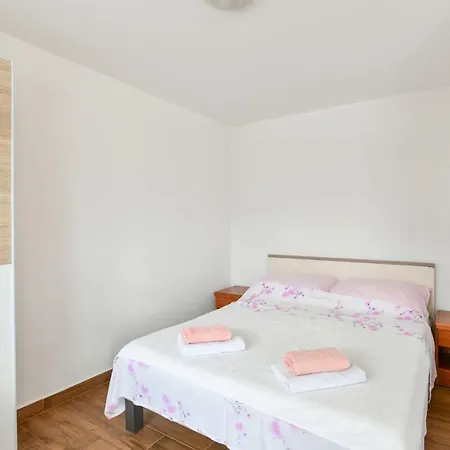 Apartment Kinkela *