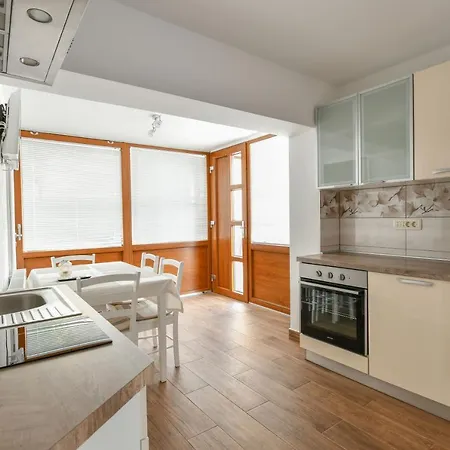 Kinkela Apartment Icici