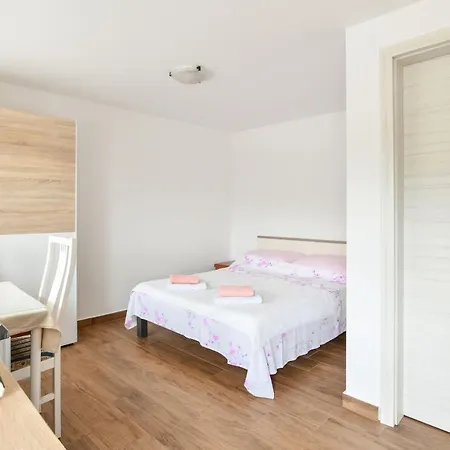 Apartment Kinkela *